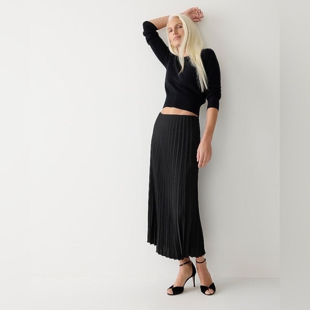 J Crew Pleated pull-on midi skirt
Item BN757 - Picture 2 of 3